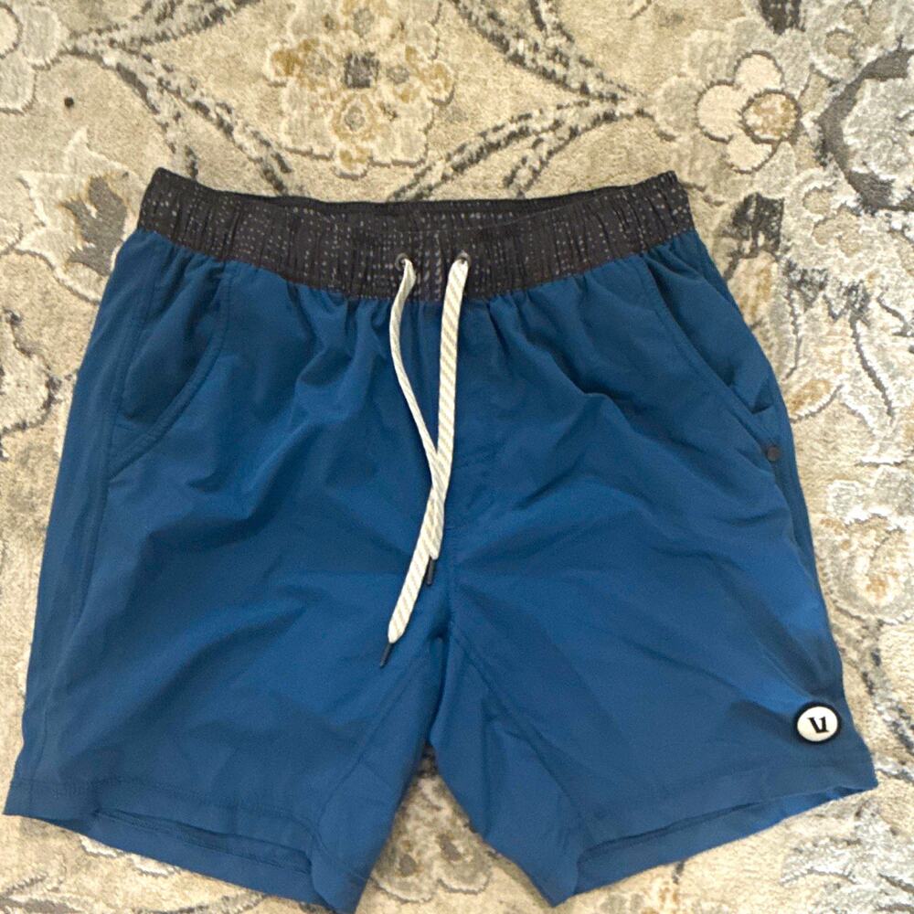 Vuori Men’s Kore Lined Athletic Shorts Blue Drawstring Size Small Older Pattern